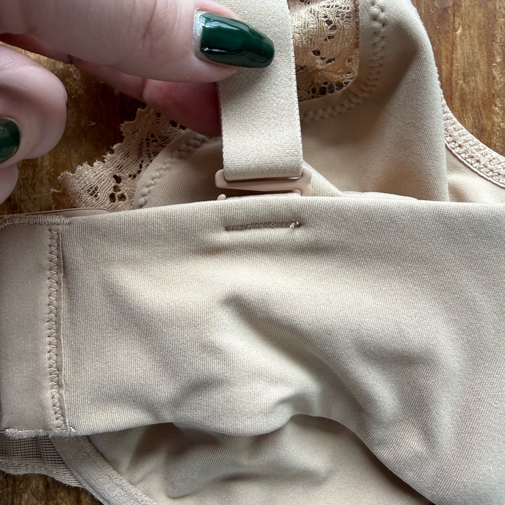 SKIMS Fits Everybody lace bra nude 36DD - Picture 4 of 7